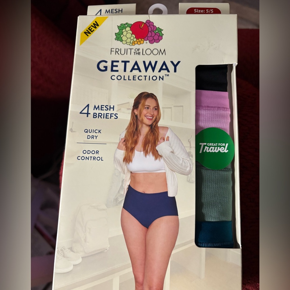 New in box- Fruit of the Loom woman’s 4 pack of mesh briefs, size 5/S